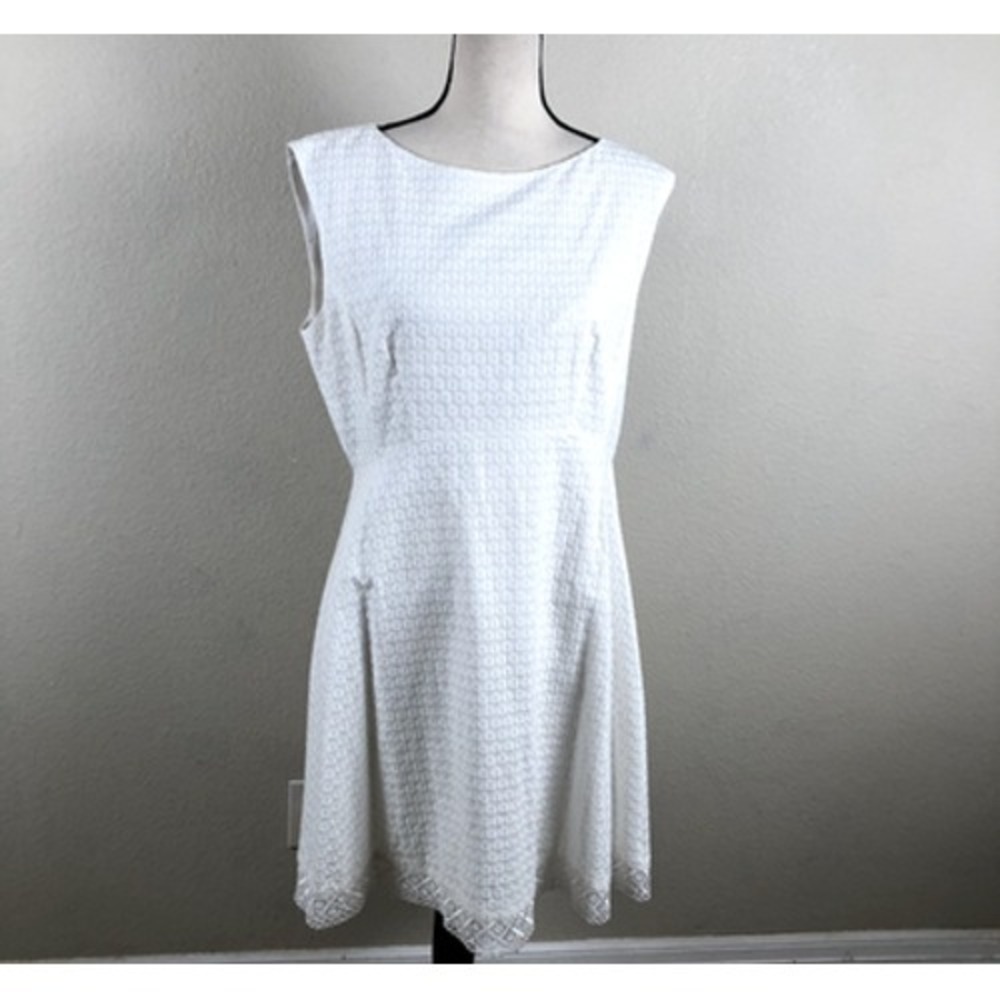 Tahari Arthur S Levine Lace Dress Womens 10P White Fit and Flare Feminine Casual - Picture 10 of 16